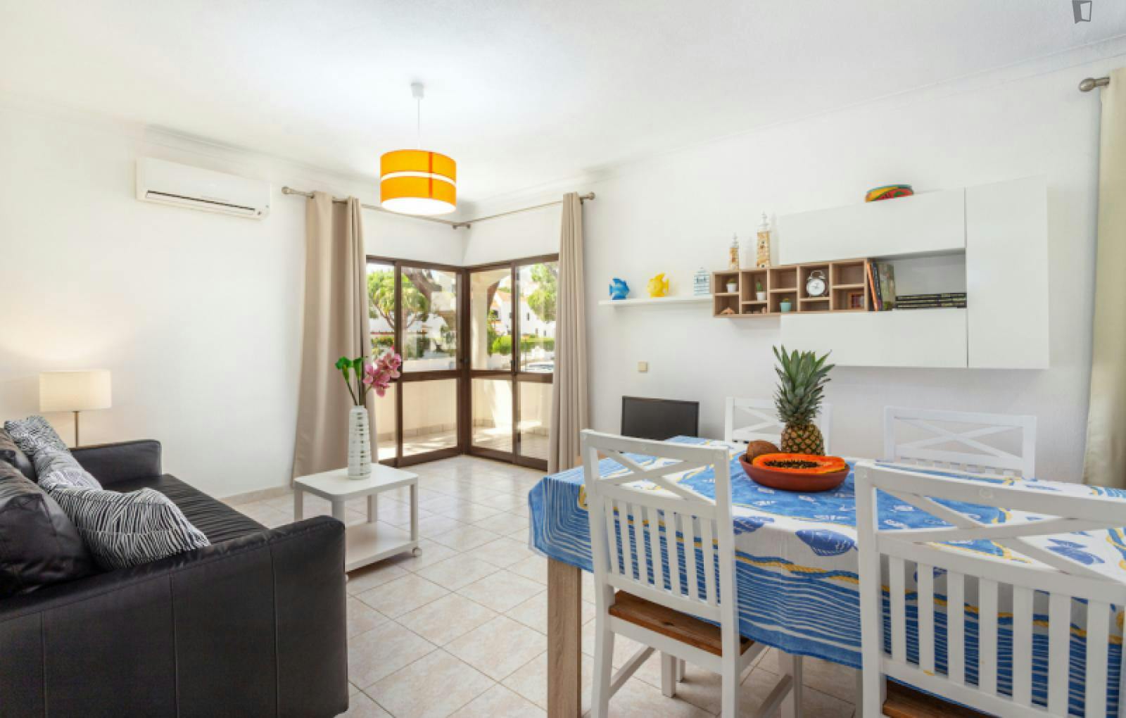 Fresh and sunny 2-bedroom flat near Praia da Falésia 