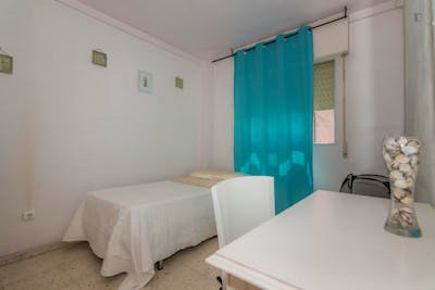 Mellow single bedroom in Garbinet
