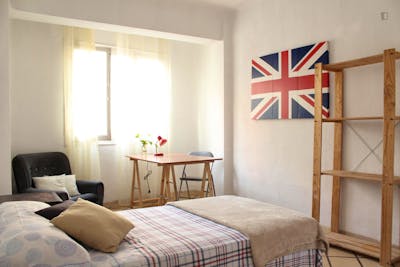 Very nice single bedroom in a 5-bedroom apartment, in Figares  - Gallery -  1