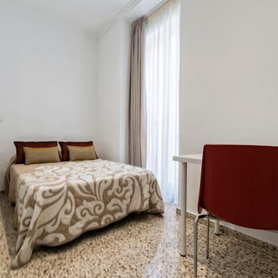 Lovely double bedroom in Alicante