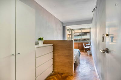 Wonderful double bedroom with a balcony, in Mestalla  - Gallery -  1