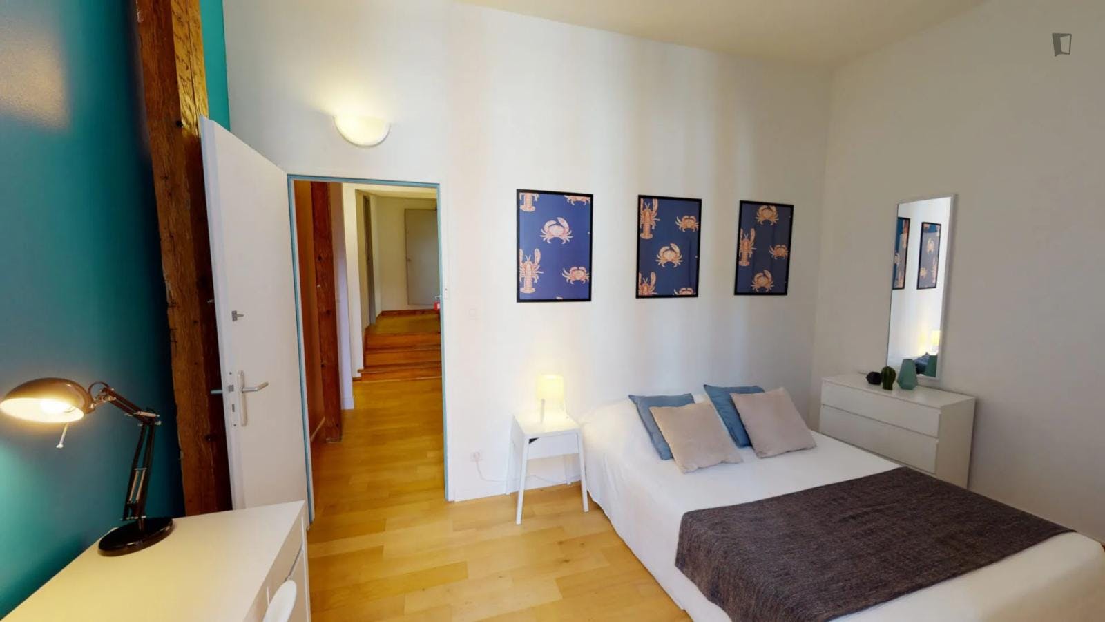 Smart double bedroom not far from the Galeries Lafayette