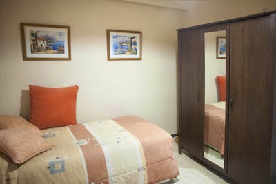 Pleasant single bedroom in a 3-bedroom apartment, in Mairena del Aljarafe