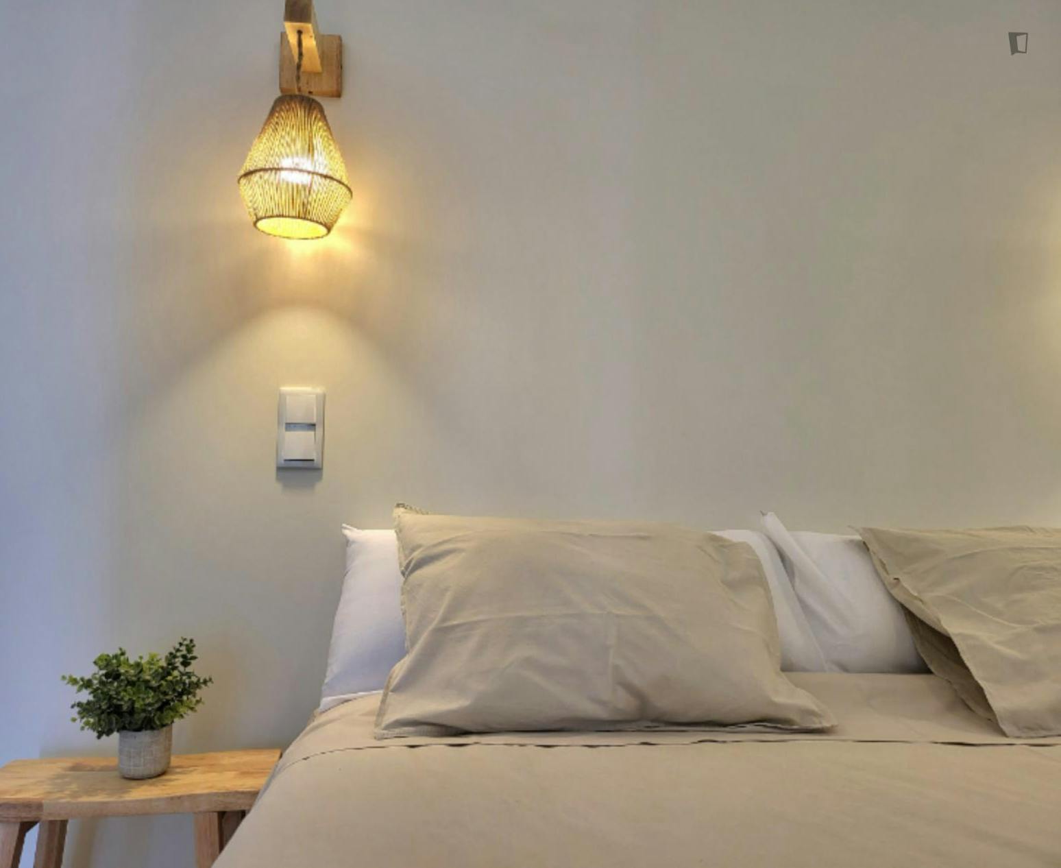 Modern 1 Bedroom Apartment close to  Praia da Baleia