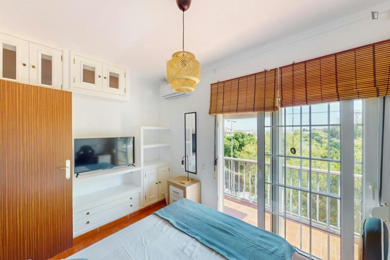 Appealing single bedroom with balcony