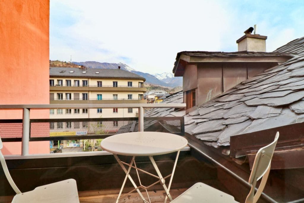 Cozy penthouse in the old town of Sion