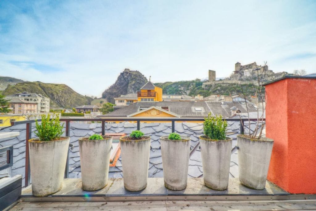 Cozy penthouse in the old town of Sion