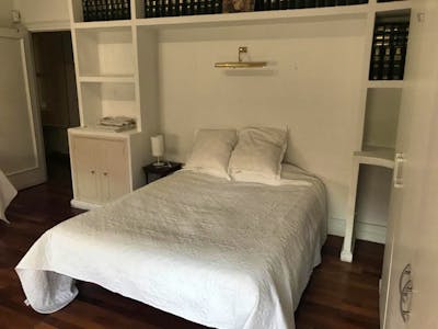 Double bedroom in 6-bedroom apartment  - Gallery -  2