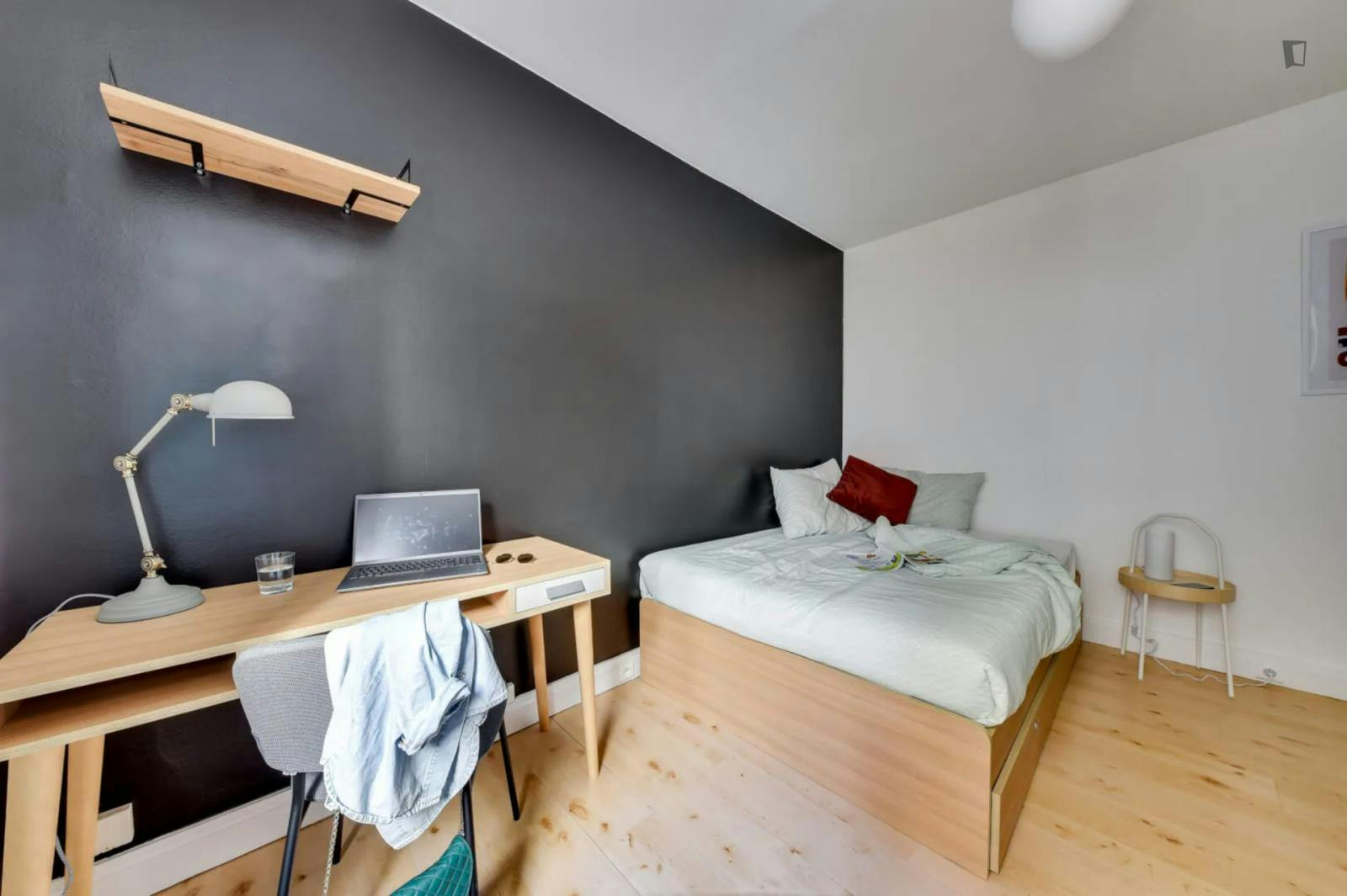 Charming double bedroom near the Mairie de Saint-Ouen metro