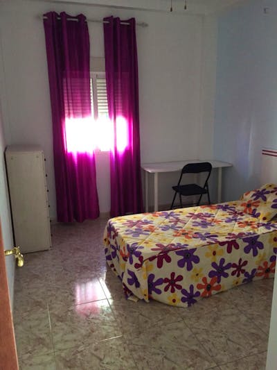 Pleasant single bedroom close to Facultad de Farmacia  - Gallery -  1