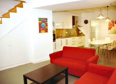 Spacious double bedroom in a seven bedroom apartment, in the centre of Alicante  - Gallery -  3