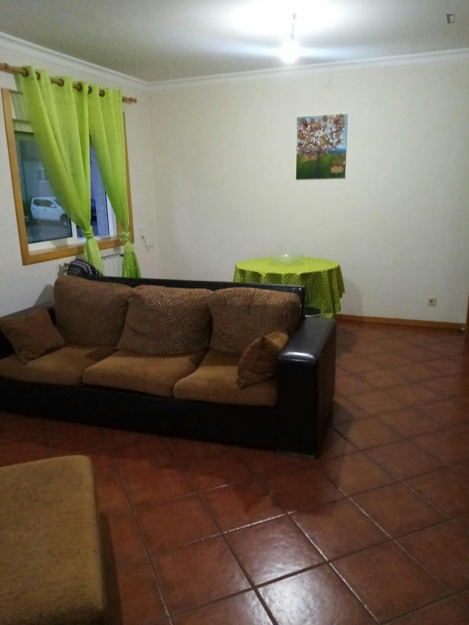 Welcoming 2-bedroom apartment near the centre of Bragança