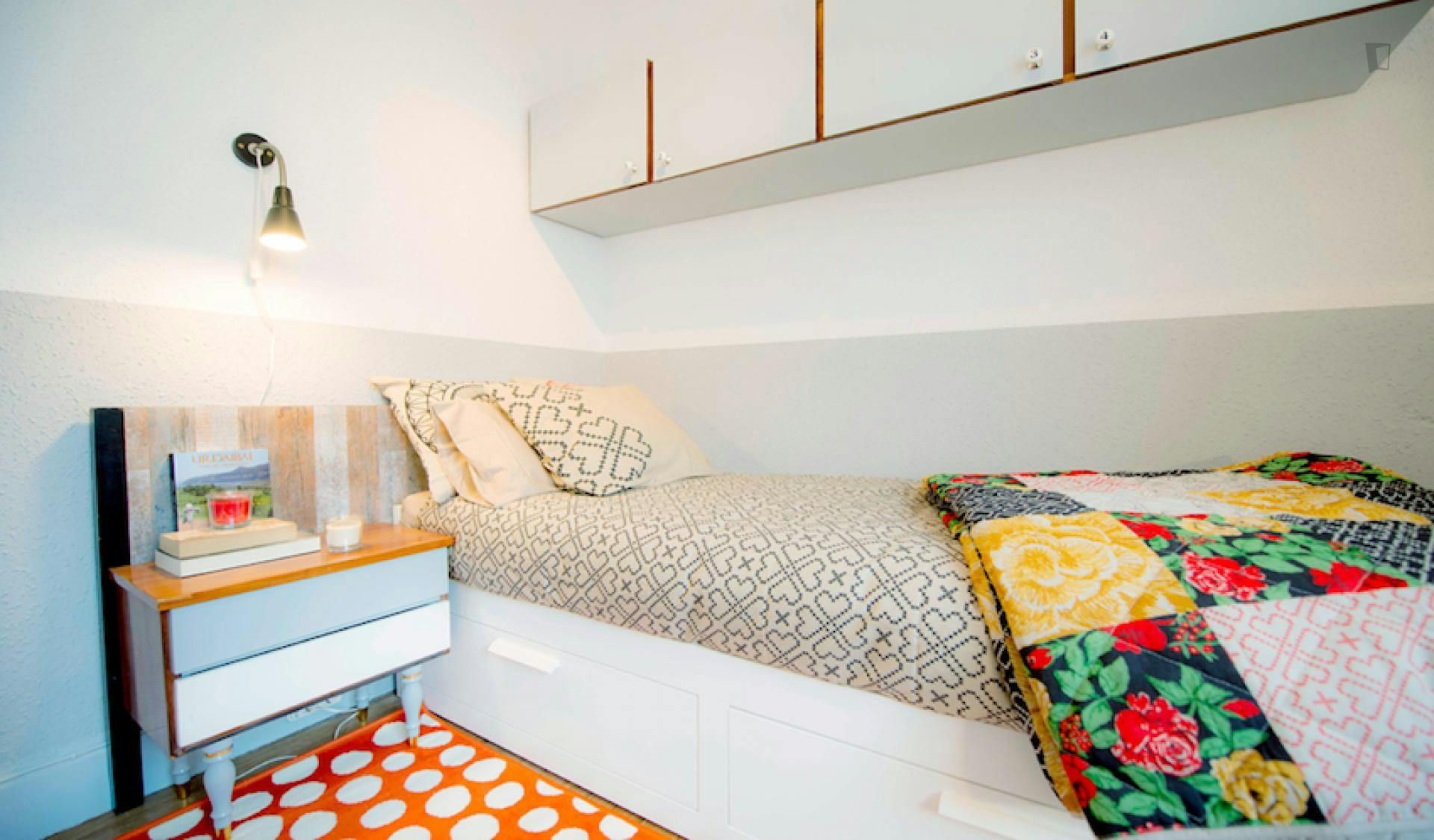 Comfy twin bedroom in a quiet 3-bedroom flat, close to University of Deusto