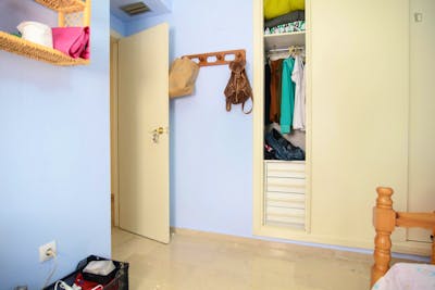 Snug single bedroom in Hacienda Bizcochero  - Gallery -  2