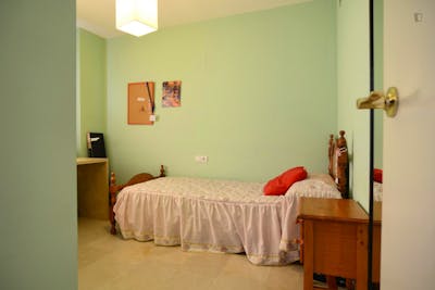 Cool single bedroom right next to Universidad de Málaga  - Gallery -  2