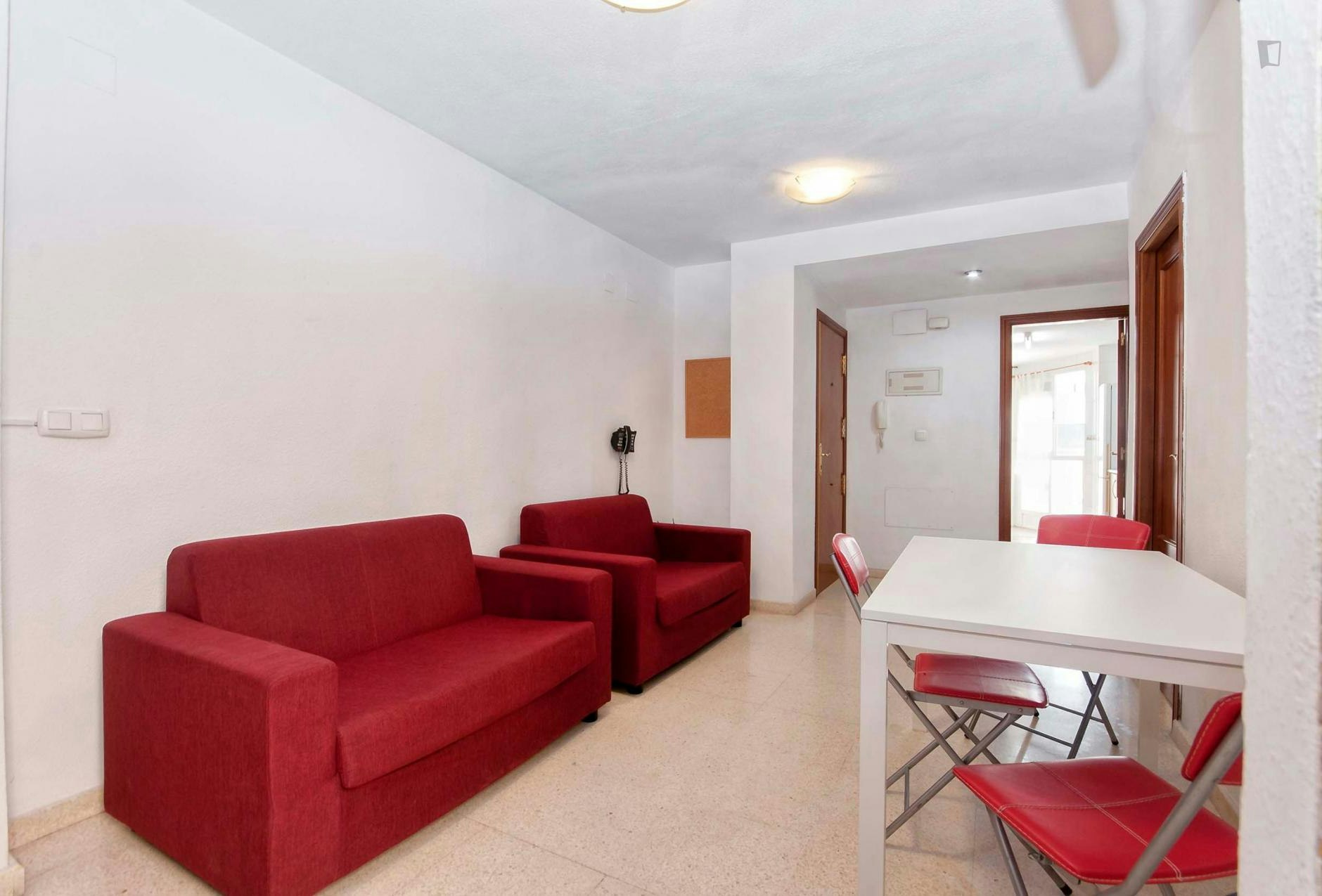 Fresh and welcoming single bedroom en Alicante