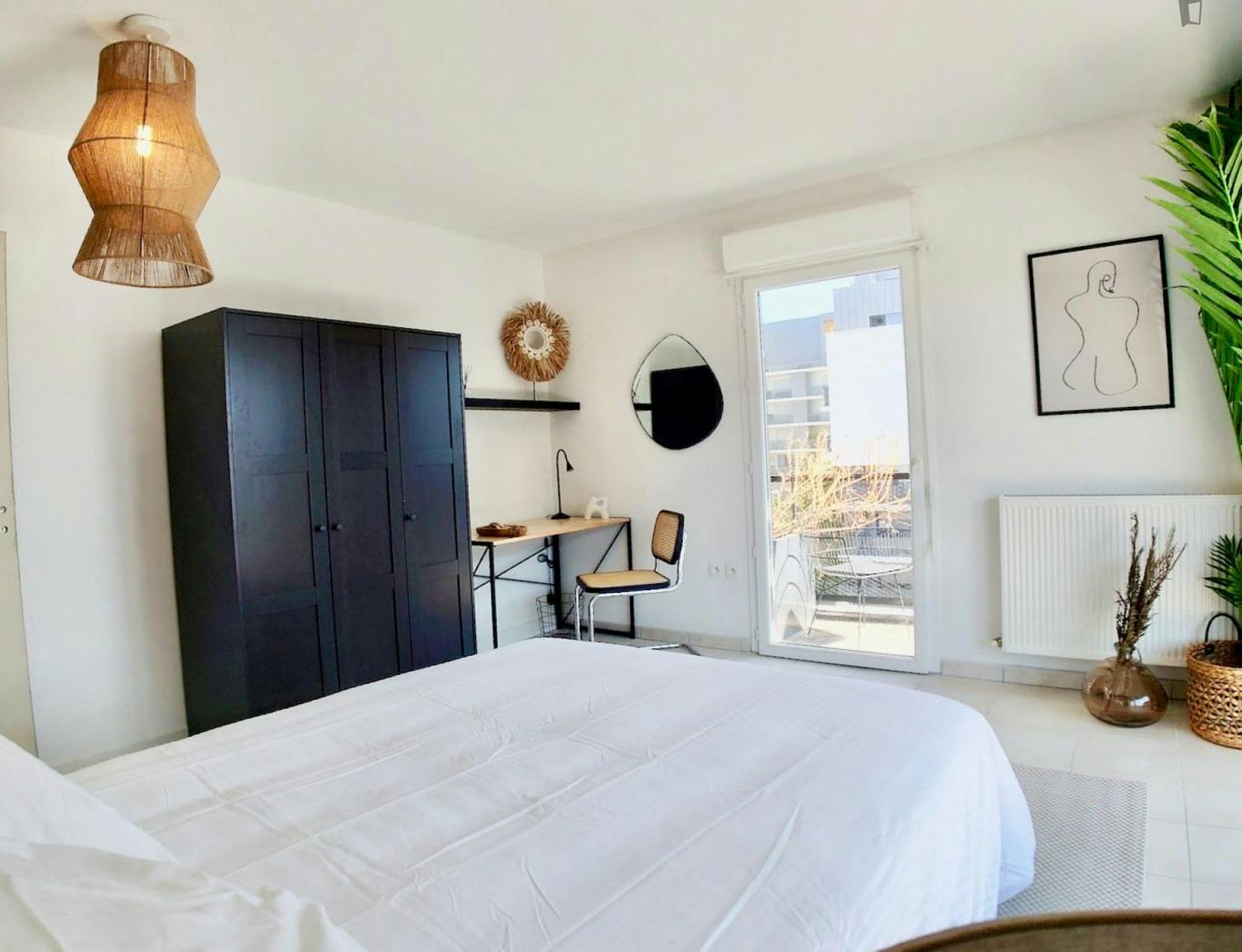 Move into this refined 15 m² room in coliving in Bordeaux - BO25