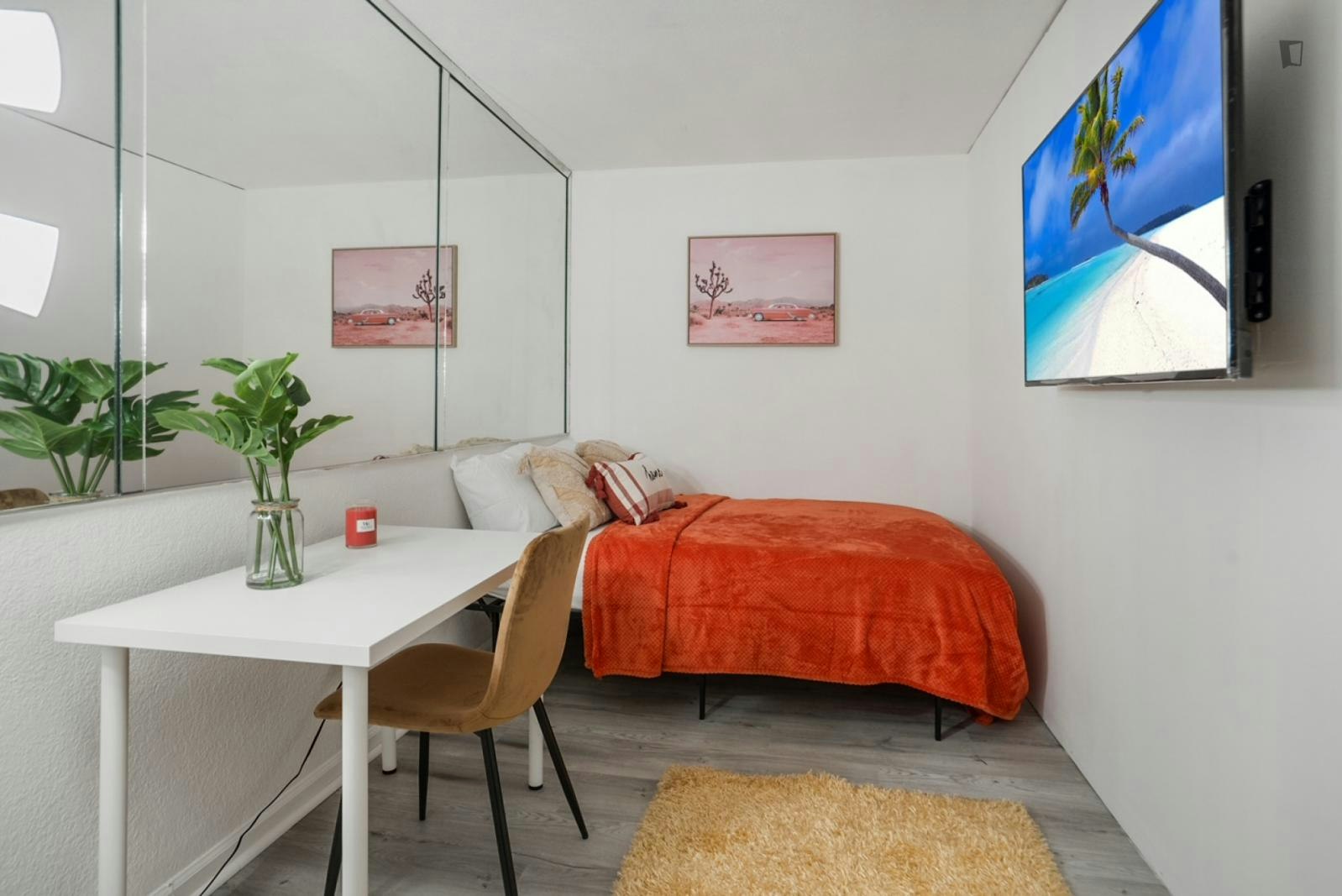 Smart double bedroom between mainland Florida and Miami Beach