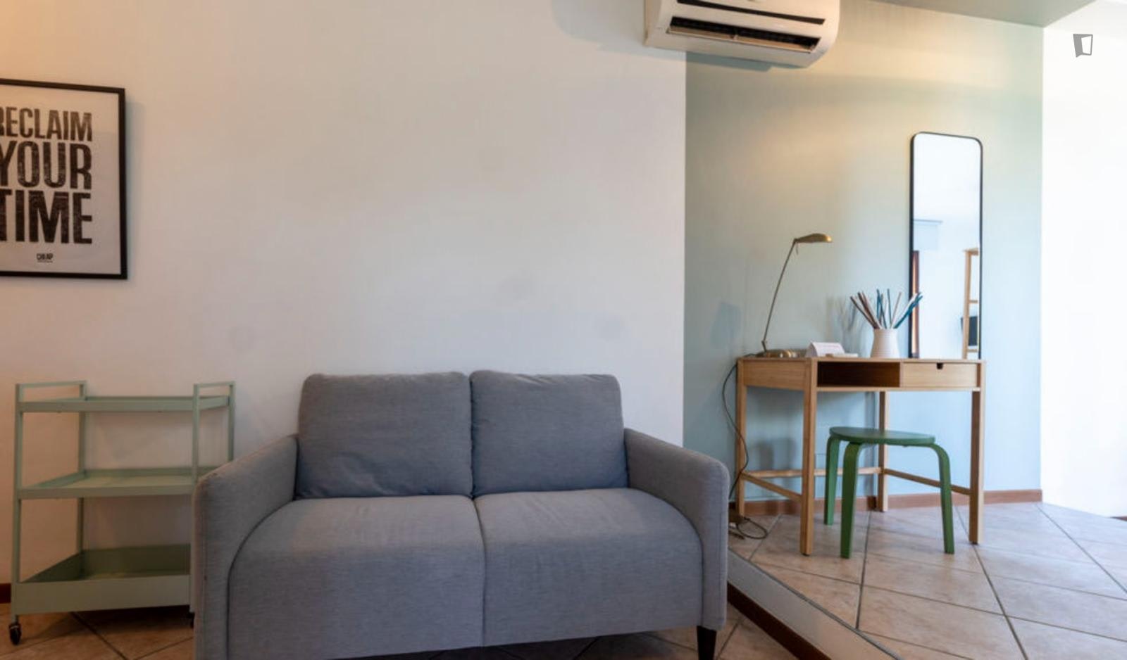 Inviting 1-bedroom apartment in the centre of Bologna