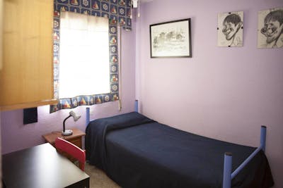 Pleasant single bedroom in Triana, not far from Parque de los Príncipes  - Gallery -  1