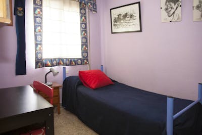 Pleasant single bedroom in Triana, not far from Parque de los Príncipes  - Gallery -  2
