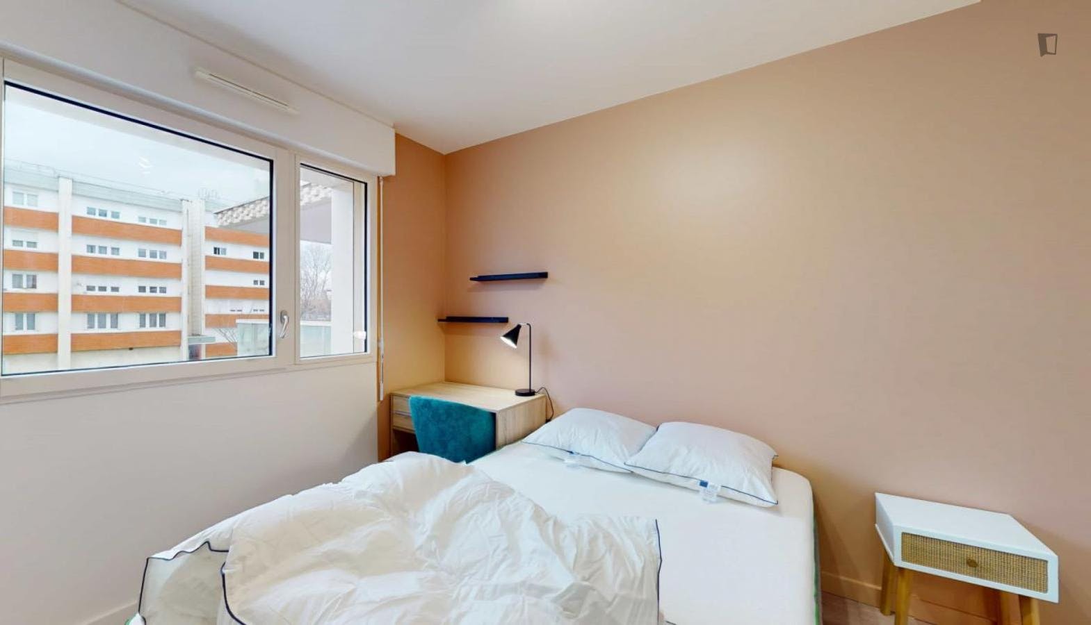 Comfy double bedroom close to Pont de Bezons