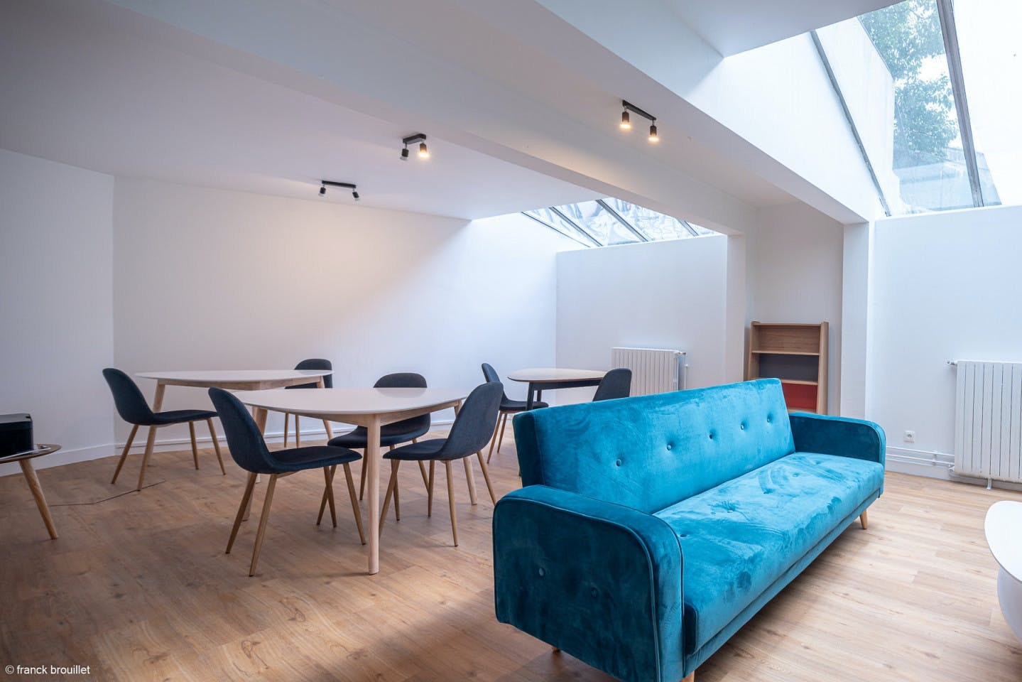 Renovated Stunning Complex w/ Workspaces + Terrace + Table Tennis