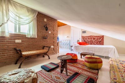Room in an impressive house, near the University Campus, Albaicín in the center of Granada.  - Gallery -  1