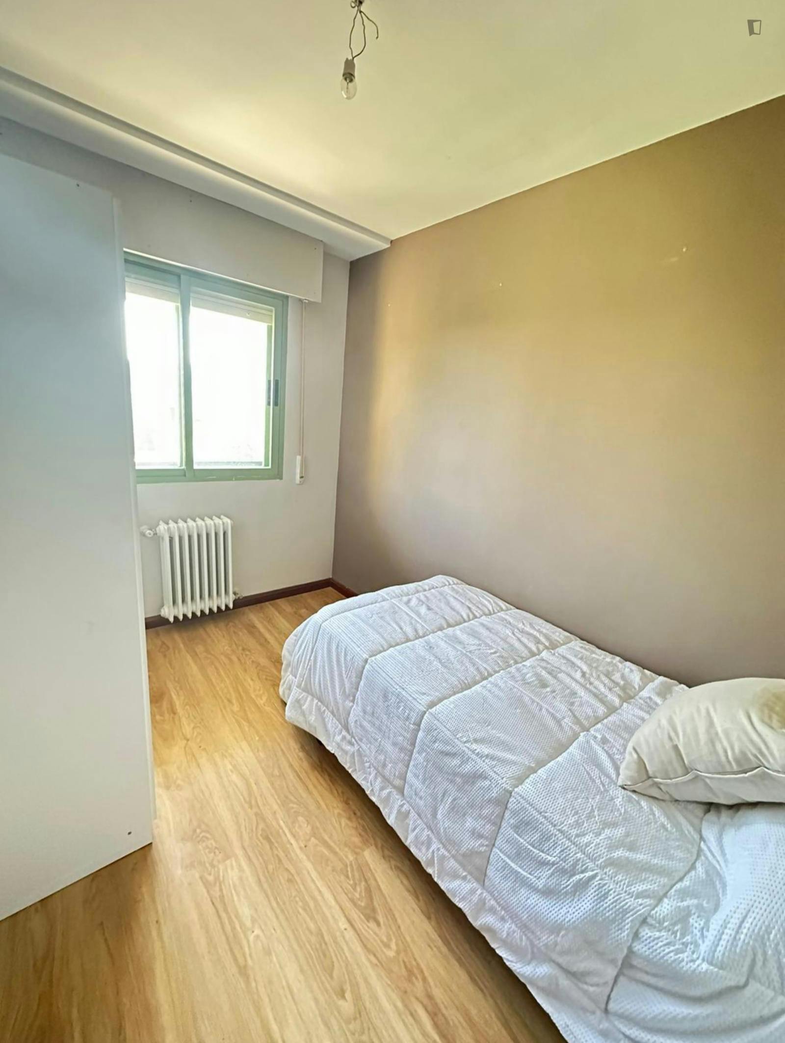 Homely single bedroom in Valladolid next to Valladolid-Universidad train station