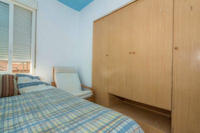 Nice double bedroom in a 3-bedroom apartment near Plaza de Castalla  - Gallery -  3
