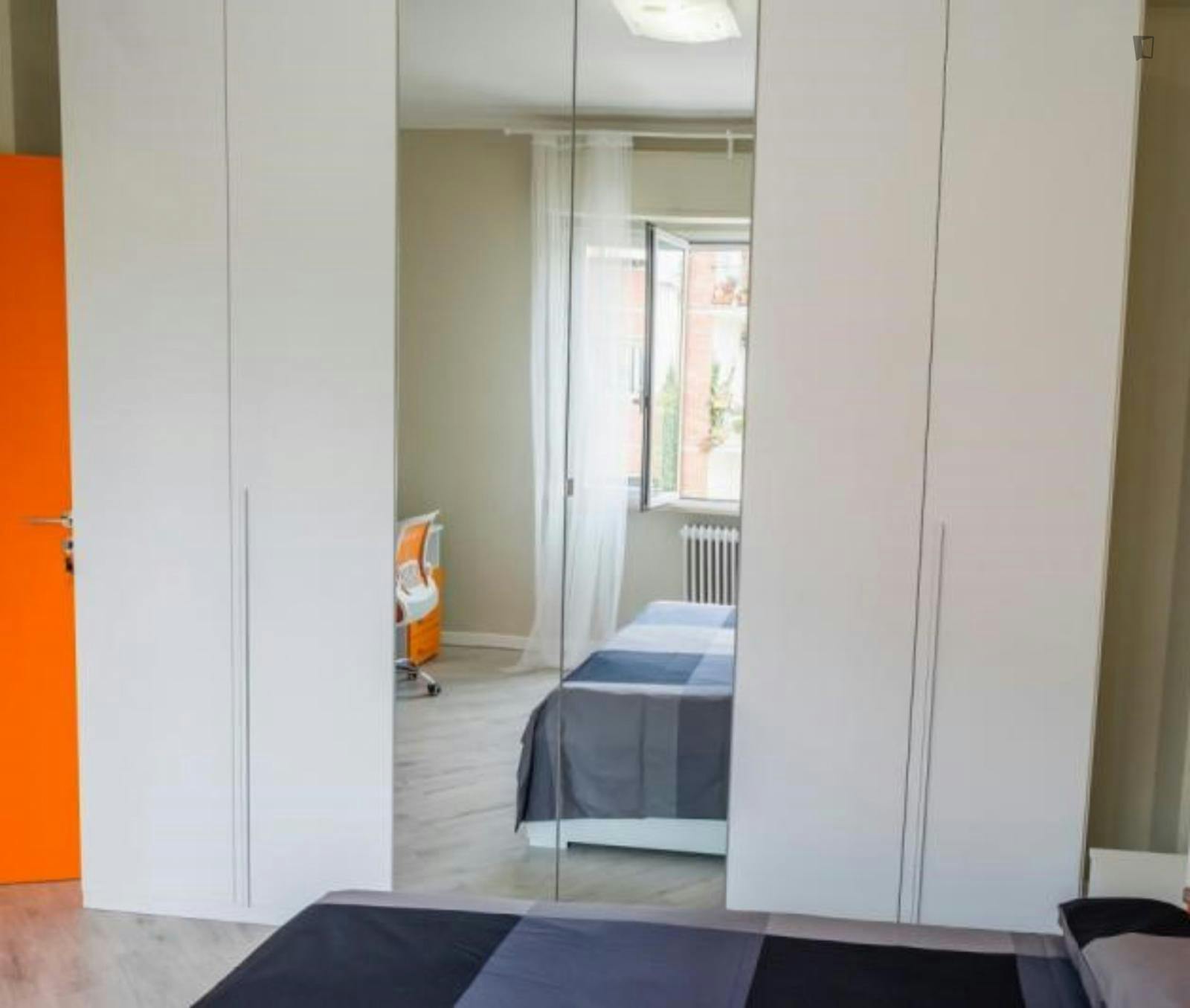 Lovely Double Bedroom well connected to Piazza dei Cavalieri