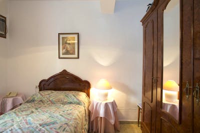 Modest single bedroom near Plaza Pío XII  - Gallery -  3