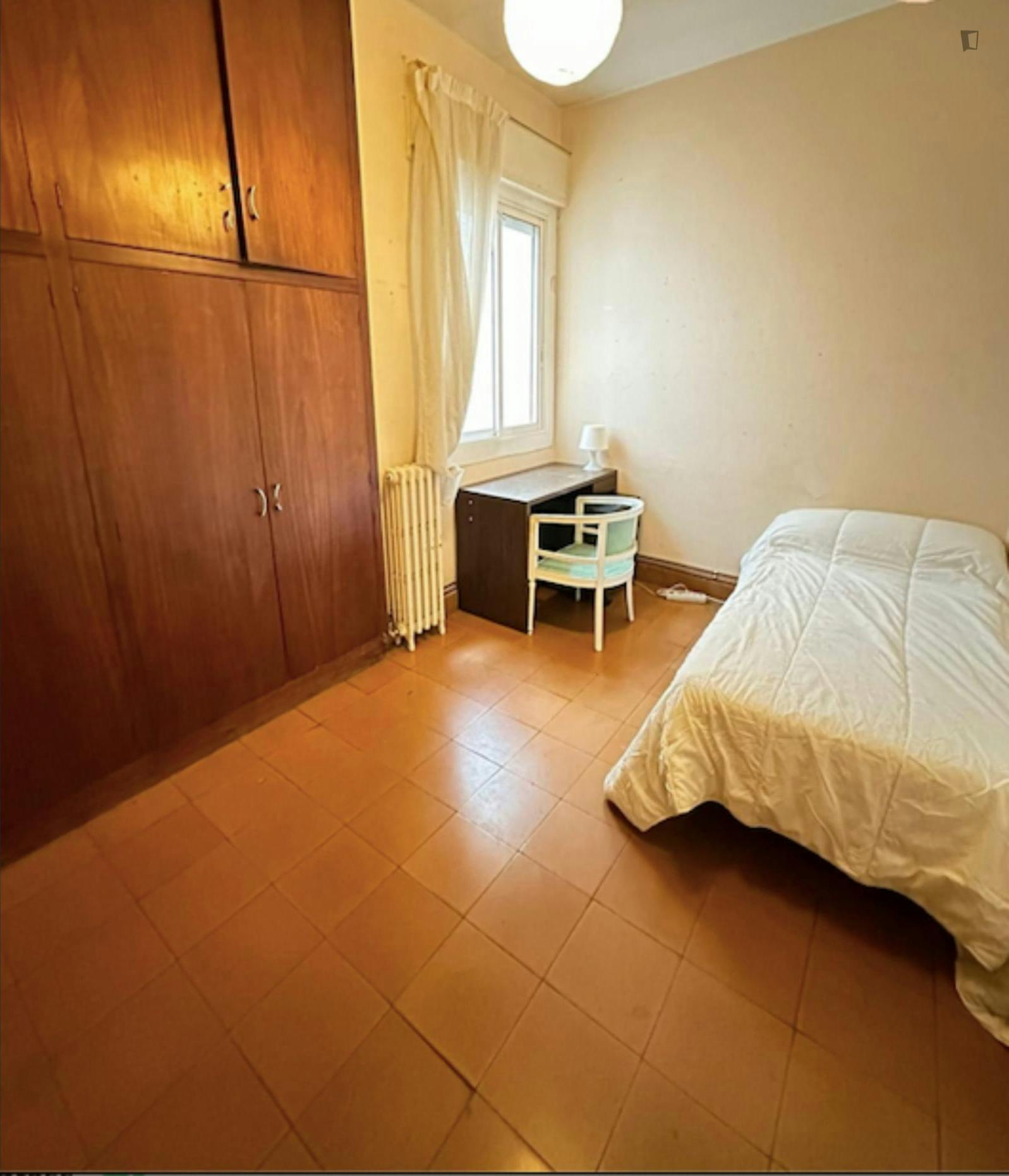 Homely single bedroom in Zaragoza next to Universidad de Zaragoza