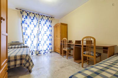 Nice twin bedroom close to the centre of Granada  - Gallery -  2