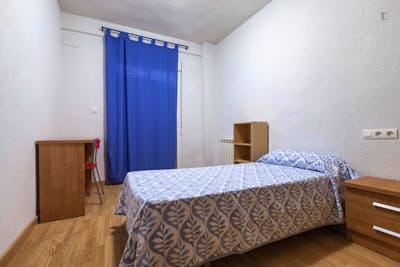 Single bedroom in a residence near Escuela Superior de Comunicación de Granada  - Gallery -  2