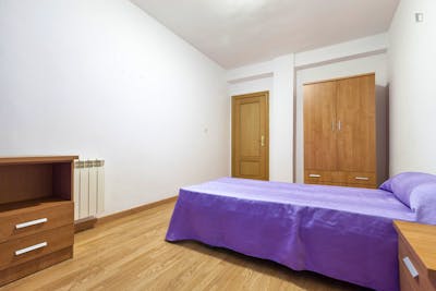 Cool single bedroom in a residence near Platón Academia Universitaria  - Gallery -  3