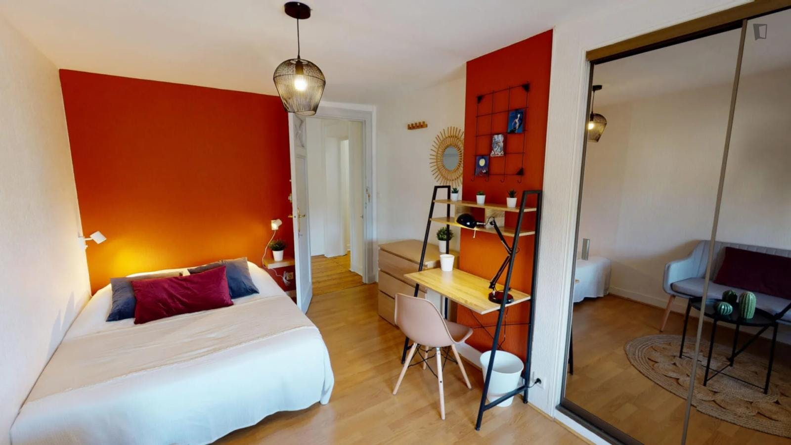 Welcoming double bedroom in the Centre-Ville