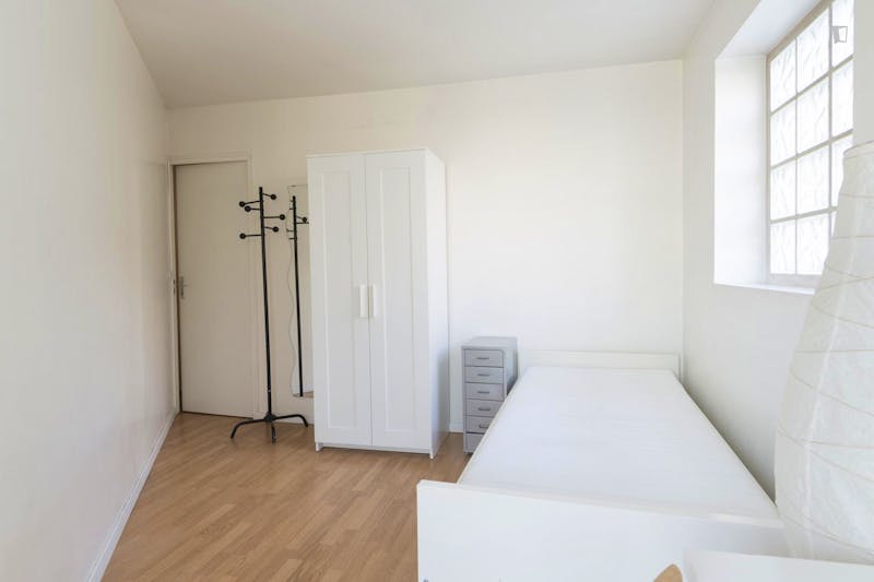 Comfy single bedroom in well-connected Vitry-sur-Seine  - Gallery -  1