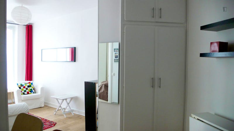 Luminous 1-bedroom apartment