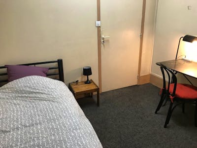 Cozy single bedroom in student residence