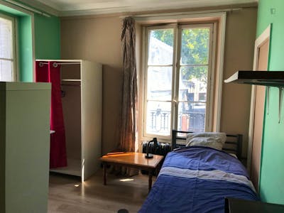 Single bed in a nice twin bedroom in a Student Residence