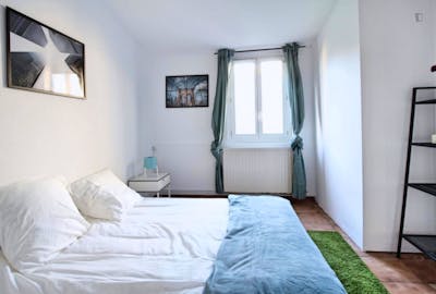 Pleasant double bedroom in La Bastide neighbourhood  - Gallery -  3