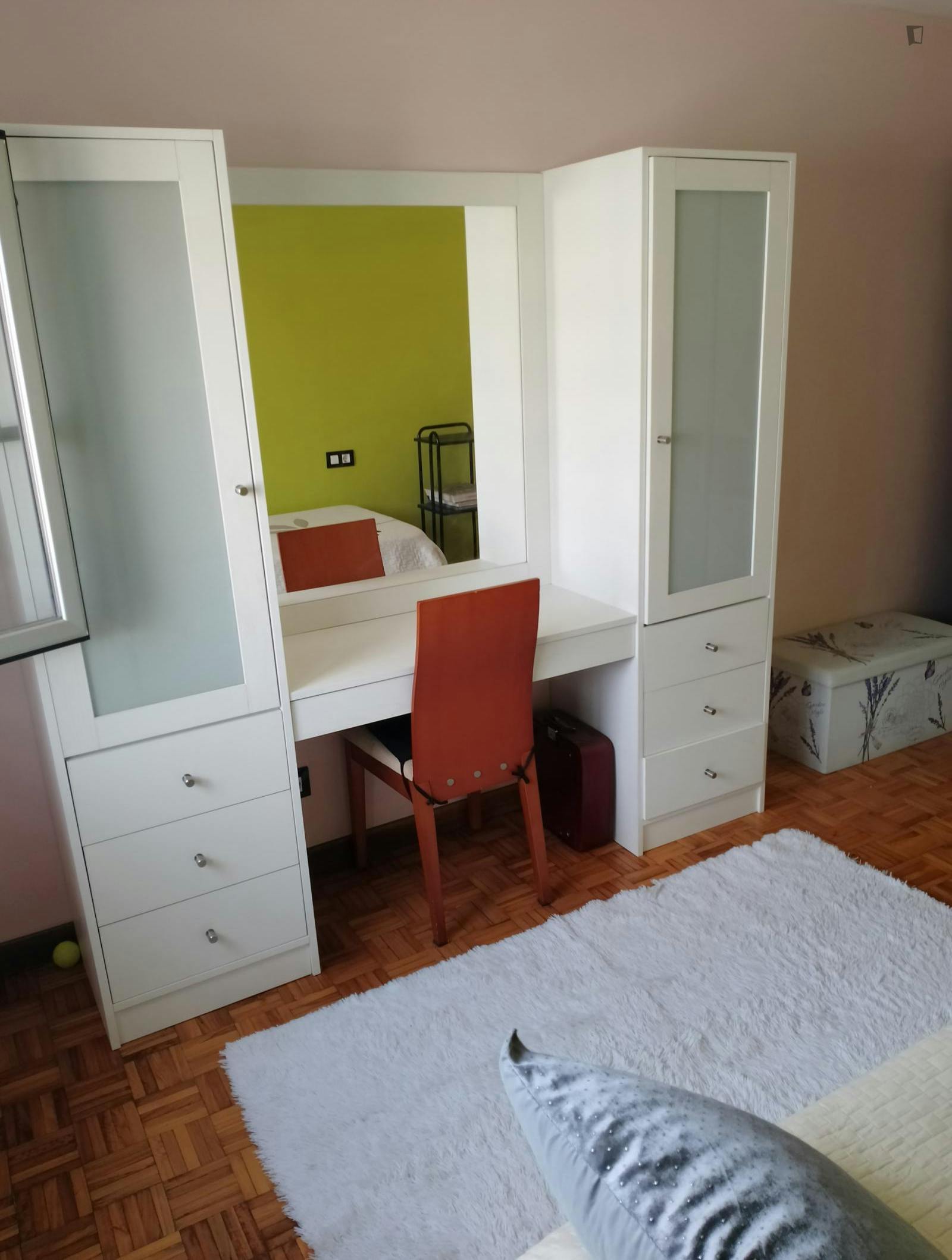 Comfy double bedroom in Vigo close to Centro Comercial Travesía de Vigo