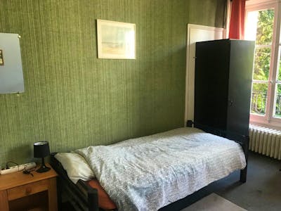 Single bed in a nice cozy bedroom in a Student House