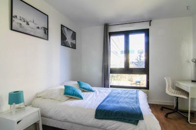 Nice double bedroom near the Rueil Malmaison train station  - Gallery -  1