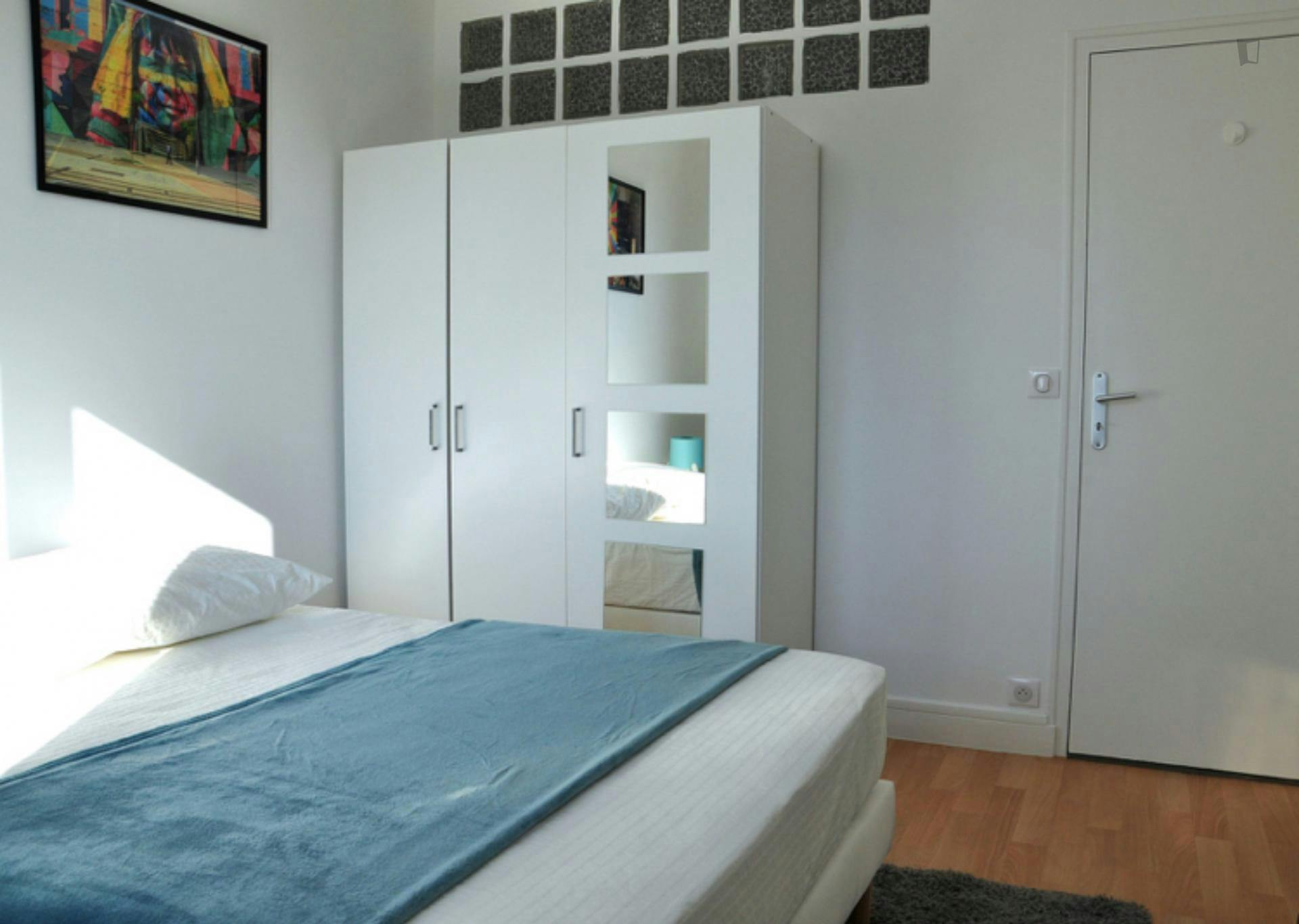 Lovely double bedroom in a 4 bedroom apartment