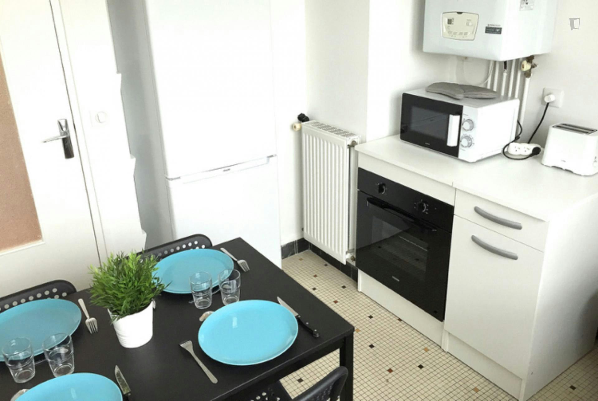 Spacious room with balcony - 15m² - NT2