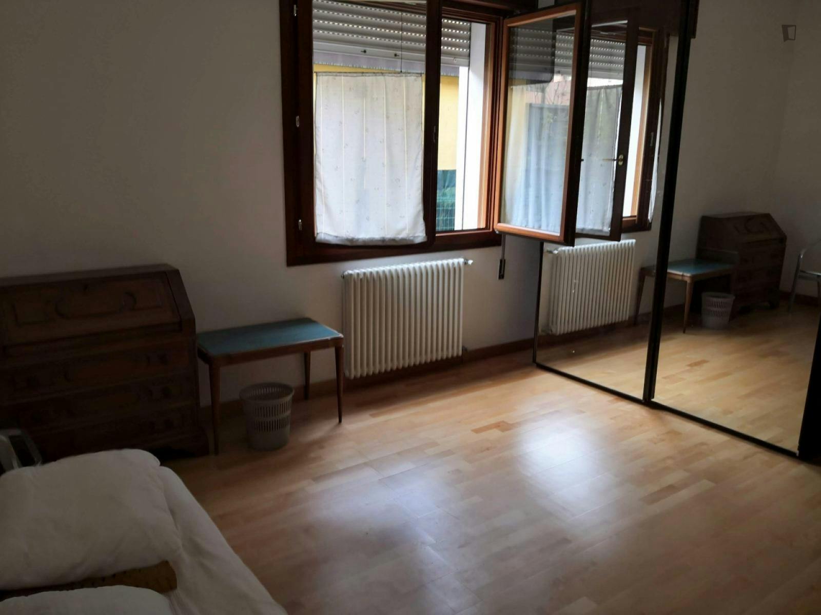 Nice Single Bedroom near Parco Iris