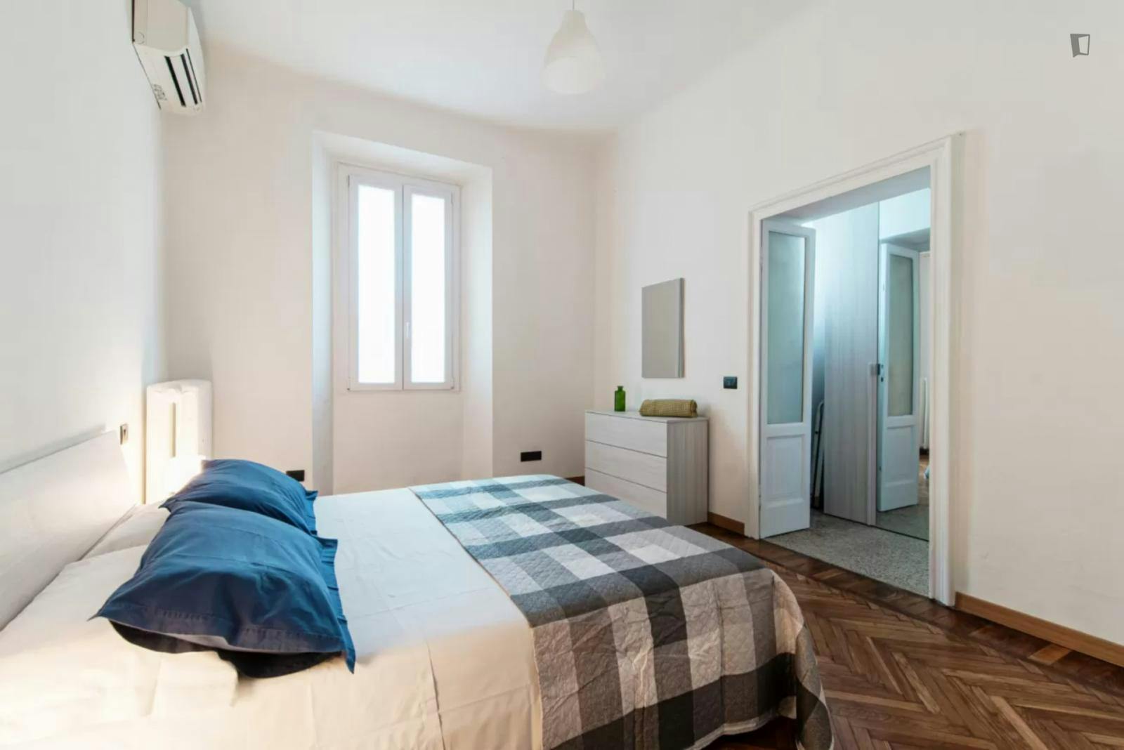 Spacious 2-bedroom flat near Università dell'Insubria