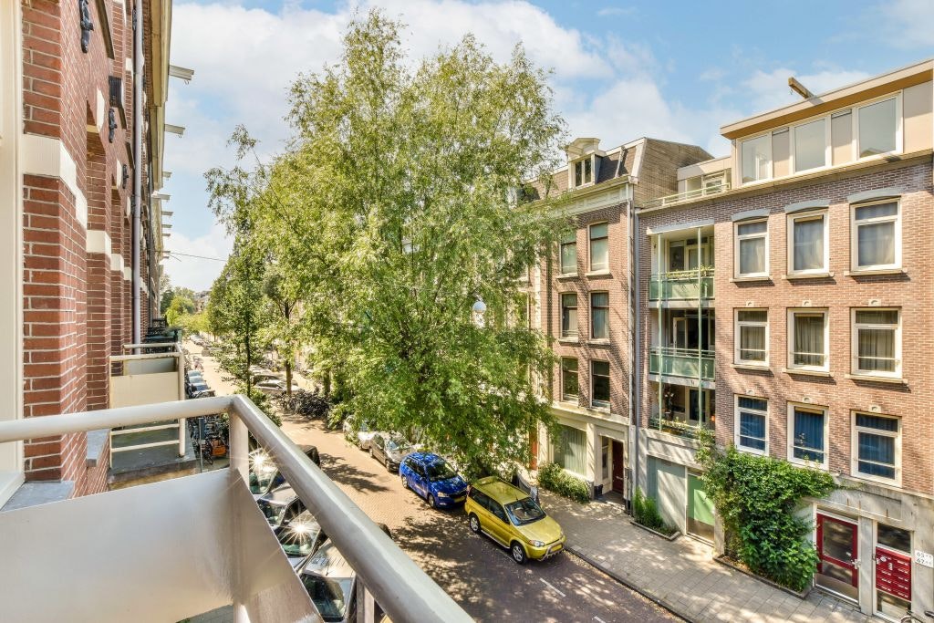 Luxury 2BD apartment with balcony in central Amsterdam